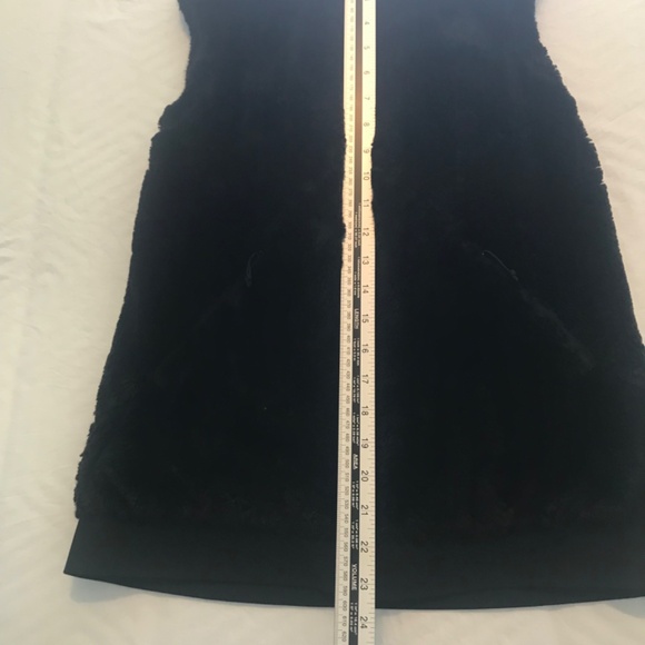 The North Face vest women’s size small faux fur 2 pockets hood outdoors cottage - Picture 4 of 9